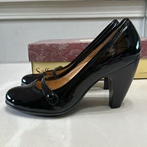 Sofft black patent heels size 7.5